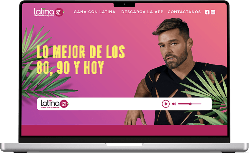Latina 92.1 website on laptop — Lo mejor de los 80, 90 y hoy